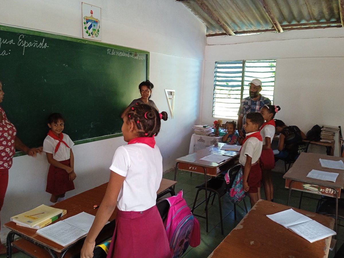 Visita a nuestro centro escolar el delegado de la zona.<a href="/CubaMined/">MINED</a> <a href="/dpeStgo/">DGE Santiago de Cuba</a> <a href="/SantiagodeCuba/">Santiago de Cuba</a> <a href="/dmeguama/">Dirección Municipal de Educación Guamá</a> #guama