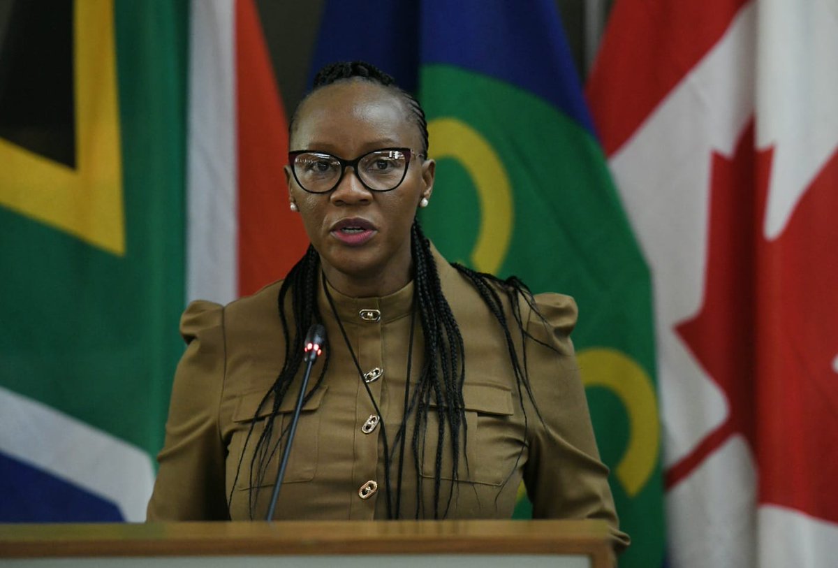 DIRCO_ZA's tweet photo. The #DIRCOSADCDCAF Regional Seminar is convened to highlight &amp; promote the implementation of @UN Security Council Resolutions 1325 (2020) &amp; 2538 (2020), focusing on Women, Peace, and Security (WPS) and Women in Peacekeeping. https://t.co/Cl7DUpDH6W