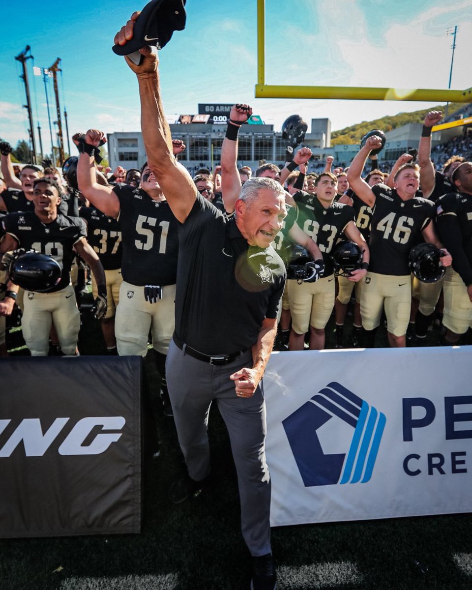 Christiann2025's tweet photo. Blessed to recieve a D1 offer from @ArmyWP_Football!

@o_martin90 
@CoachASmith3 
@CoachDannyV 
@DFO_AJ https://t.co/5je7FwrKjb