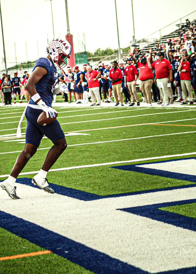 treyydouglas's tweet photo. Regular season highlights!
-23 receptions
-502 yards
-10 touchdowns (75 yard long)
-21.8 yards per catch

@coachmlindsey @CoachC3Neal @RecruitLamar @CoachJGray1 

https://t.co/fq9K3b5Ags https://t.co/XRESCt9UNd