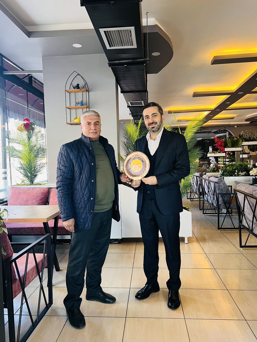 Dargeçit ve Çevre Köyleri Eğitim Kültür Dayanışma ve Yardımlaşma Derneği (DARDER) tarafından tarafımıza plaket takdim edilmiştir.

DARDER Başkanı Sn. Mehmet Acar ve yönetim kurulu üyelerine teşekkür ederiz.