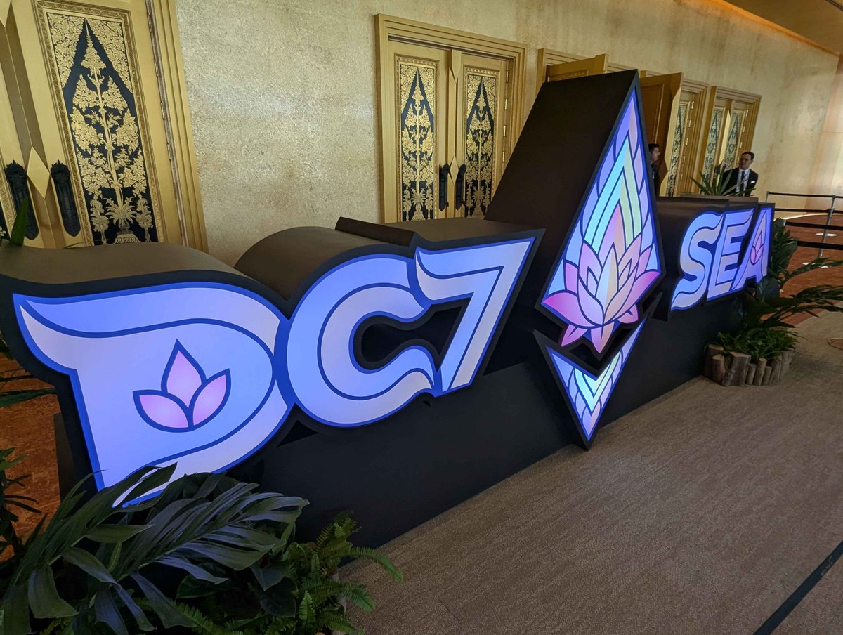 prezenti_grants's tweet photo. Excited to have one of our team in Bangkok with ya'll! Look out for Aaron at #CeloGather later today
https://t.co/BFdAdOaTUV https://t.co/GBTGyFRphO