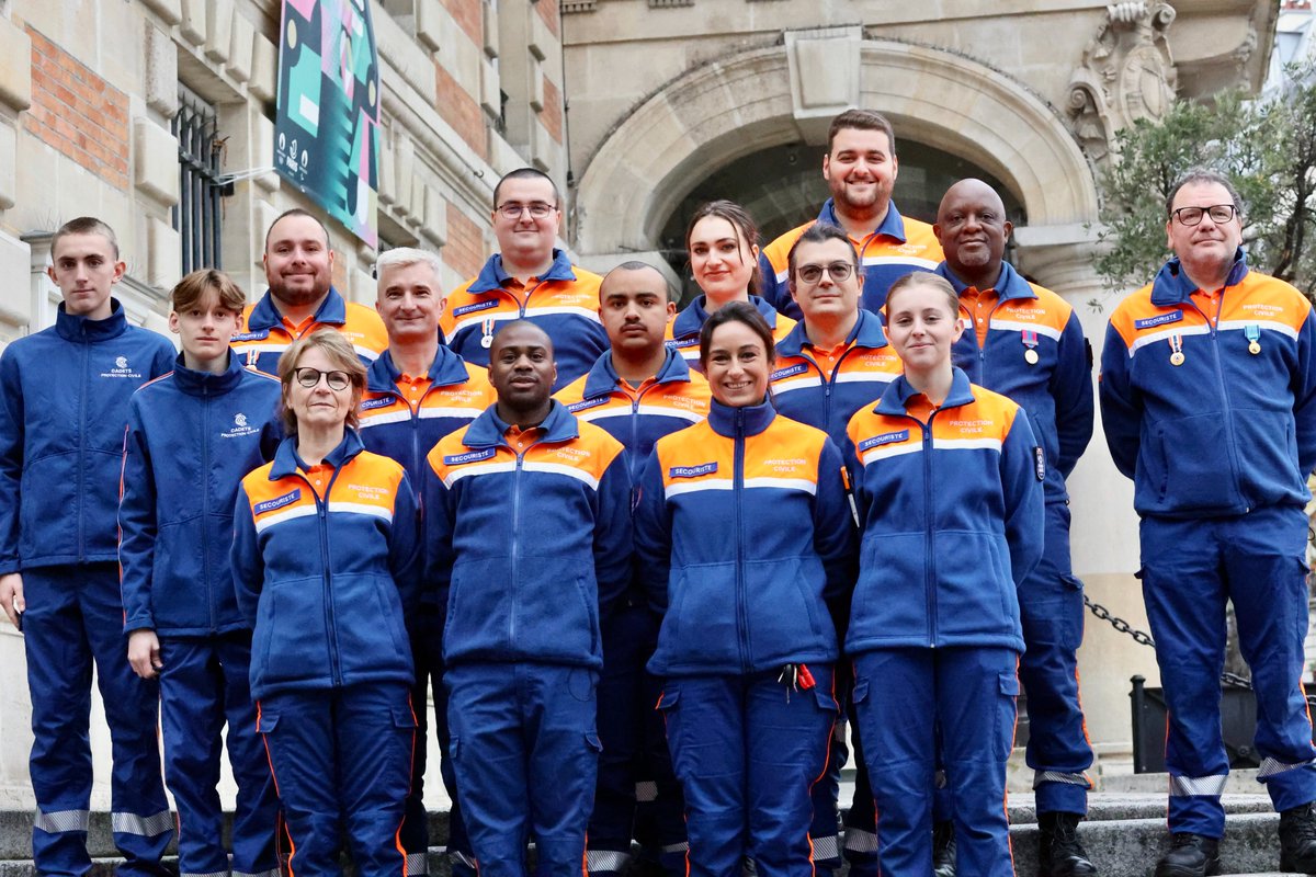 PCParis19's tweet image. Nos secouristes se sont mobilisés en ce 11 Novembre à travers diverses actions

Nous étions accompagnés de cadets de la Protection Civile de Paris Seine.

Merci à tous 

#pcps #protec #protectioncivile #benevolat #11novembre #paris19 #paris  #photo #photography #photographie