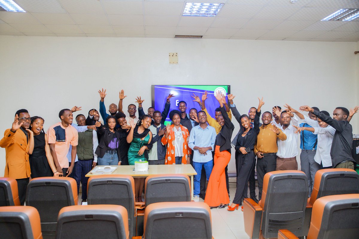 rwota_su's tweet photo. 🗣️"Good moments are never forgotten "
10/Nov/2024 #RWOTASU Committee 2024-2025 Handover ceremony & Welcoming Class of 2027 OT🇷🇼 students. https://t.co/Rk6Irnh4dg