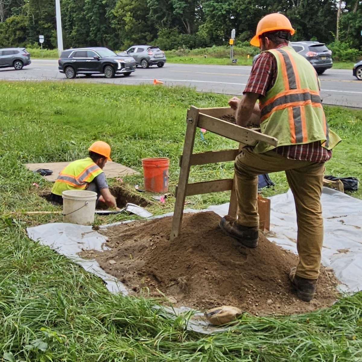 nysmuseum's tweet photo. #ScienceTuesday: NYSM archaeologists are in the field at the Indigenous Genesee Overlook Site in Western New York, excavating to learn more about the people who lived there more than 3000 years ago. https://t.co/04BC5EeI1h