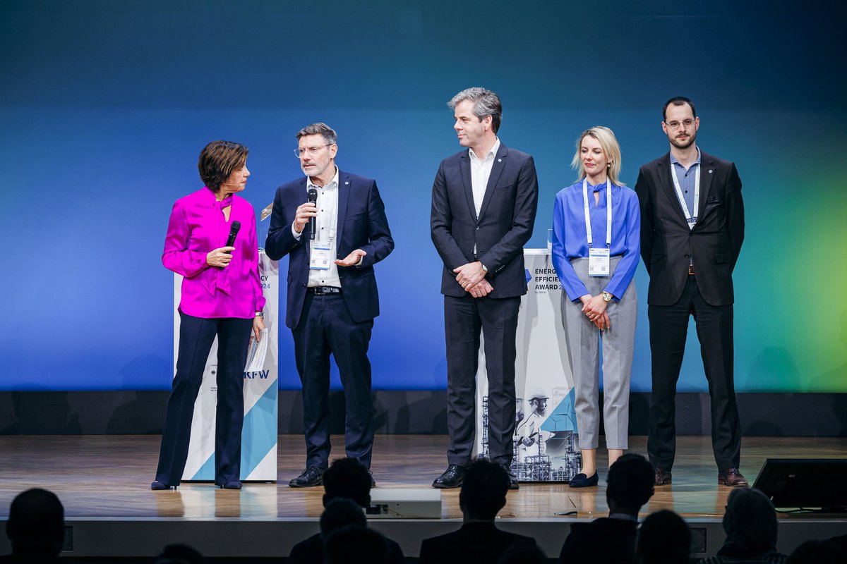 We're excited to share that our NextGen Furnace has won the DENA Energy Efficiency ‘Think Big’ award!
The furnace is a prime example of energy efficiency, already reducing carbon emissions by 64% per glass bottle produced. <a href="/dena_news/">dena</a> #energyefficiency