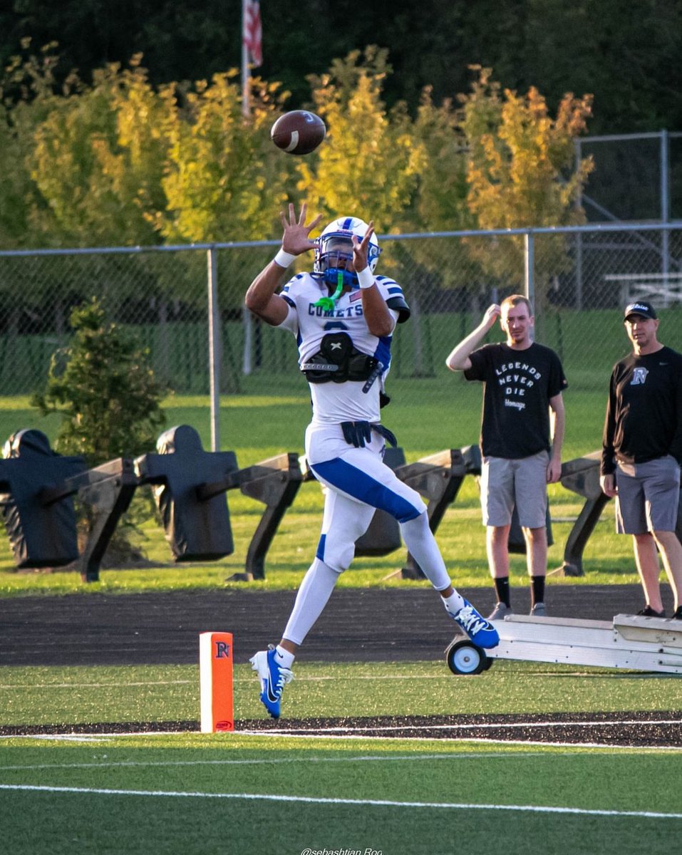 Regular Season Tape (7 games)
20 (receptions)
210 (rec yards)
2 (tds)
400 (ap yards)
2 (BP)
hudl.com/v/2QkxNr