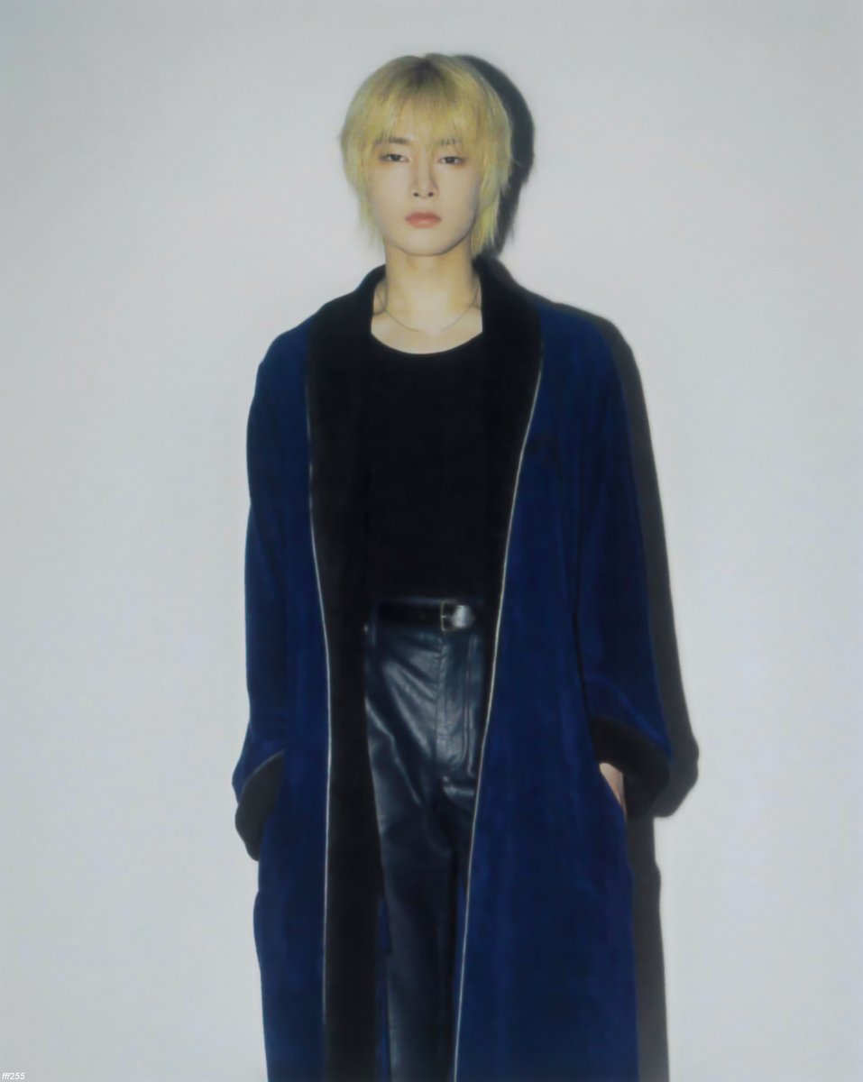 _fff255_'s tweet photo. [scan] World Tour <dominATE JAPAN>
instant photo set

#StrayKids #스트레이키즈 #아이엔 #I_N https://t.co/DMWjU4HpAP