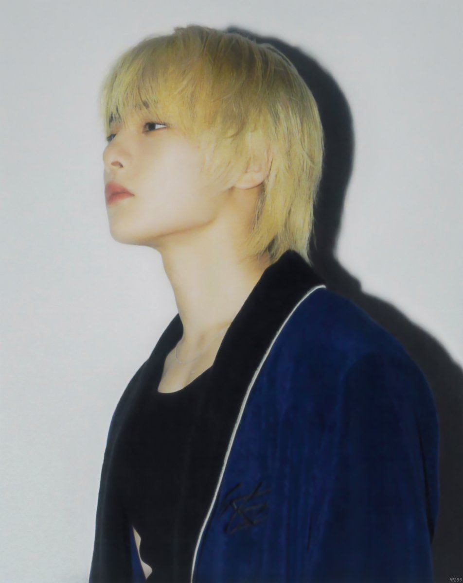 _fff255_'s tweet photo. [scan] World Tour <dominATE JAPAN>
instant photo set

#StrayKids #스트레이키즈 #아이엔 #I_N https://t.co/DMWjU4HpAP