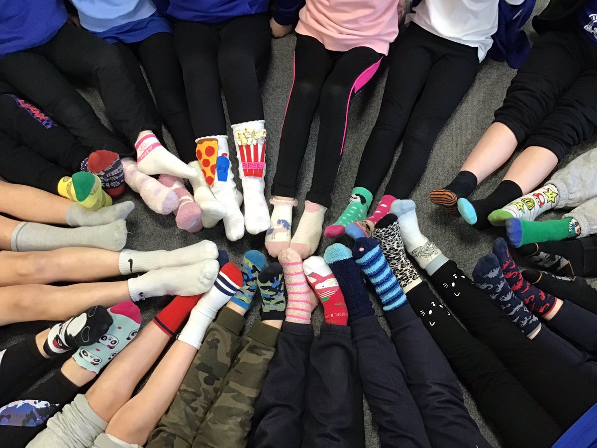 HilderthorpeSch's tweet photo. 4CT joined in with #OddSocksDay to show our support for anti bullying week. #hildyear4 #hildvalues https://t.co/czN1jd7UaC
