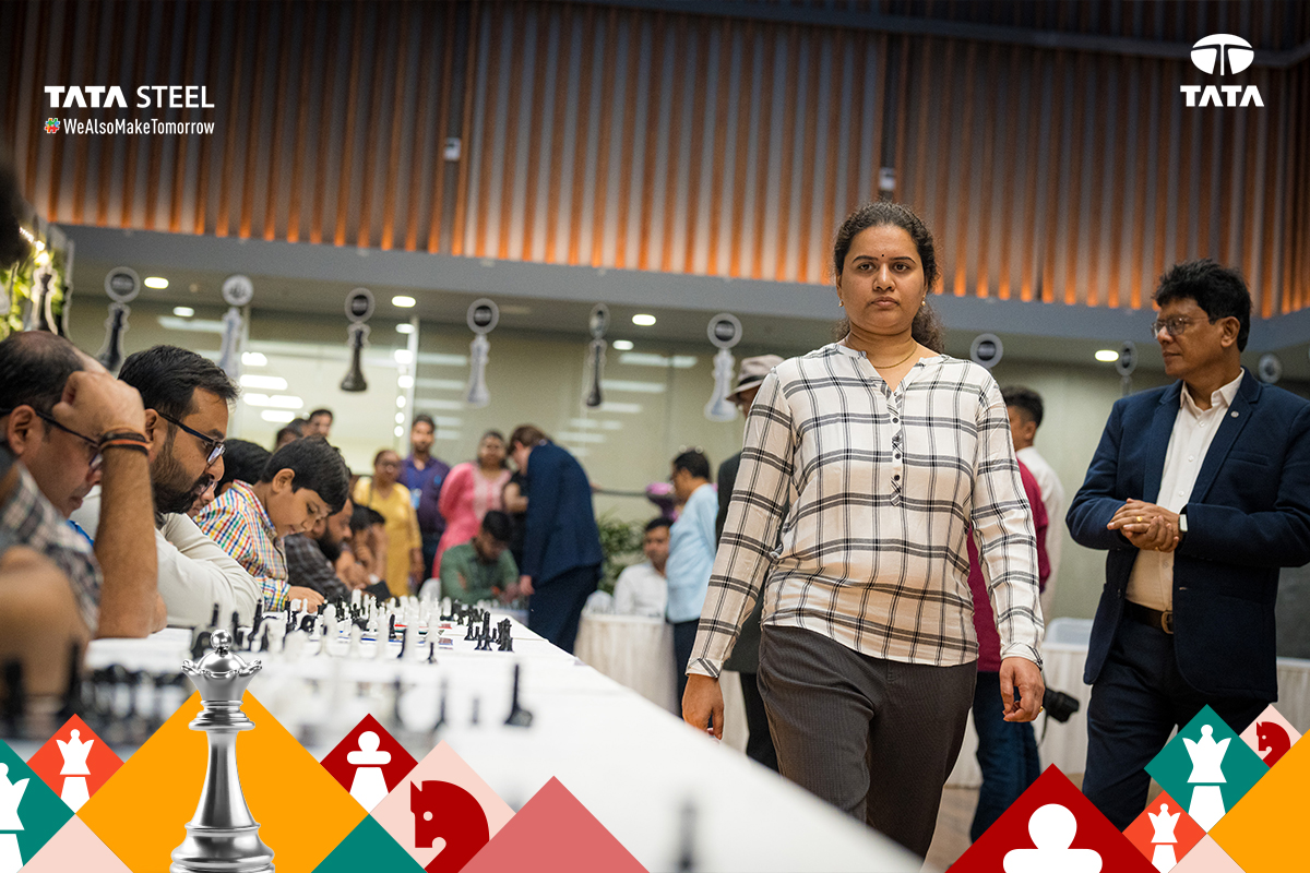 TataSteelLtd's tweet photo. A grand start to the Tata Steel Chess India Tournament as the grandmasters took a moment to connect with the Tata Steel fraternity, sharing the board for an exciting round of friendly Simul matches. It was a day filled with camaraderie, strategy, and learning, as our employees got the rare chance to play with some of the best minds in the world of chess. 

Are you all set for the tournament kick-off in Kolkata tomorrow? 🏆 

#TataSteel #WeAlsoMakeTomorrow #TataSteelChessIndia #Chess #Kolkata