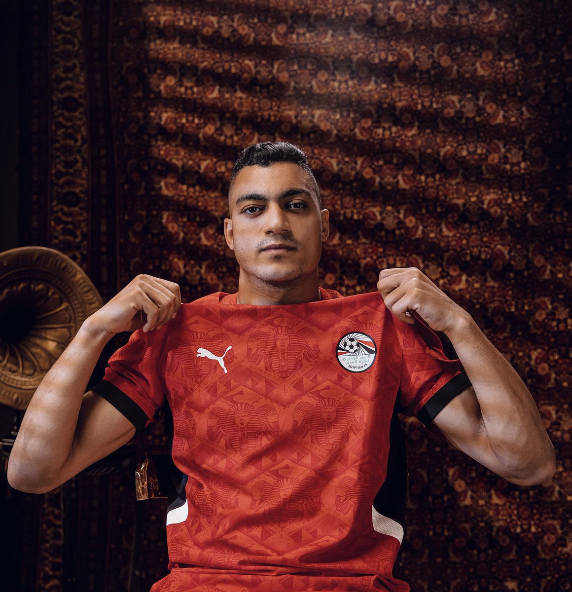 classicshirts's tweet photo. 🚨Shirt Alert🚨

Egypt's new home and away shirts are here!

The two designs feature Pharaoh inspired graphics running throughout.

What do you think? 🧐 https://t.co/20D51D0I3A