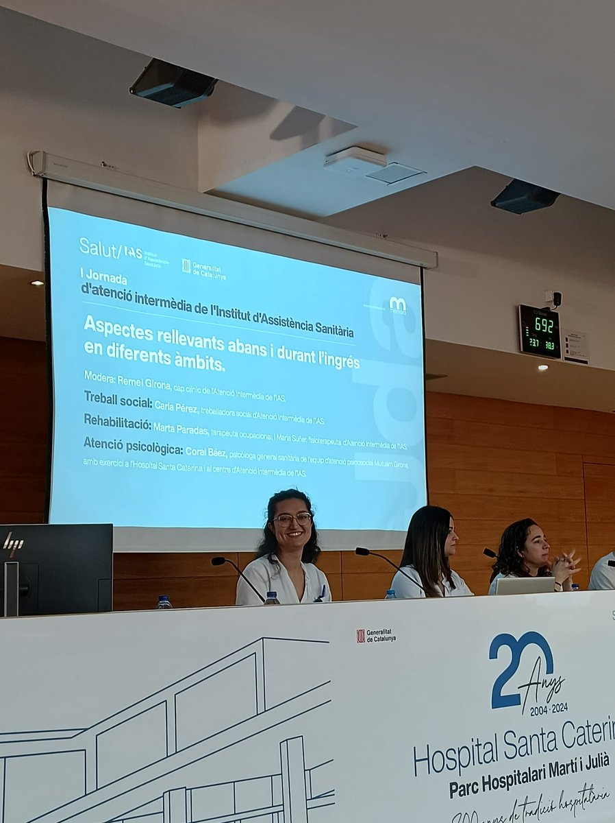 grupmutuam's tweet photo. 🗣️@PsicoCoral, psicòloga de l'#EAPSMutuam Girona @FundlaCaixaCAT, ha participat en la taula rodona "Aspectes rellevants abans i durant l'ingrés en diferents àmbits" aportant la mirada de la psicologia.

📍I Jornada d'#AtencióIntermèdia d'@iasgirona 

#Finaldevidafundlacaixa https://t.co/WXgKxGvaqB