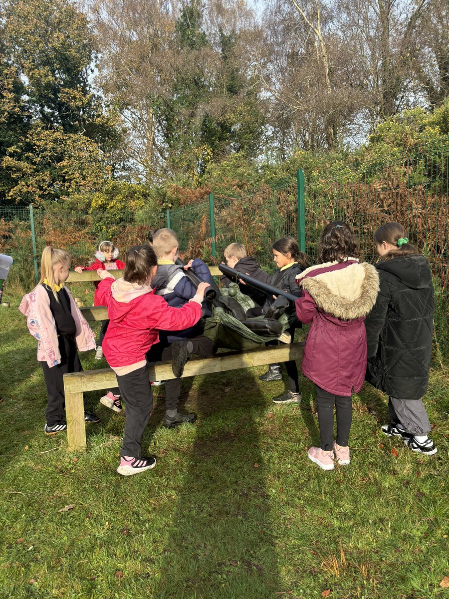 barnstondale's tweet photo. Achieving excellence together with @OakTreesMAT #outdooreducation #learningoutsideoftheclassroom #primaryeducation #collaborativeworking #outdooradventures https://t.co/JhqwgQywju