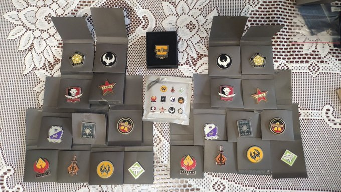 Vipo428's tweet photo. Some genuine pins with codes :)
Hit me before major and get your new pins!! :D
Cache, Cobble, DD2, Hydra, Bloodhound, Inferno and more! 

#cs2 #csgo #cspin #cspins #csgopin #cs2pin #genuinepin #collectiblepin https://t.co/SWwBsOMnXJ