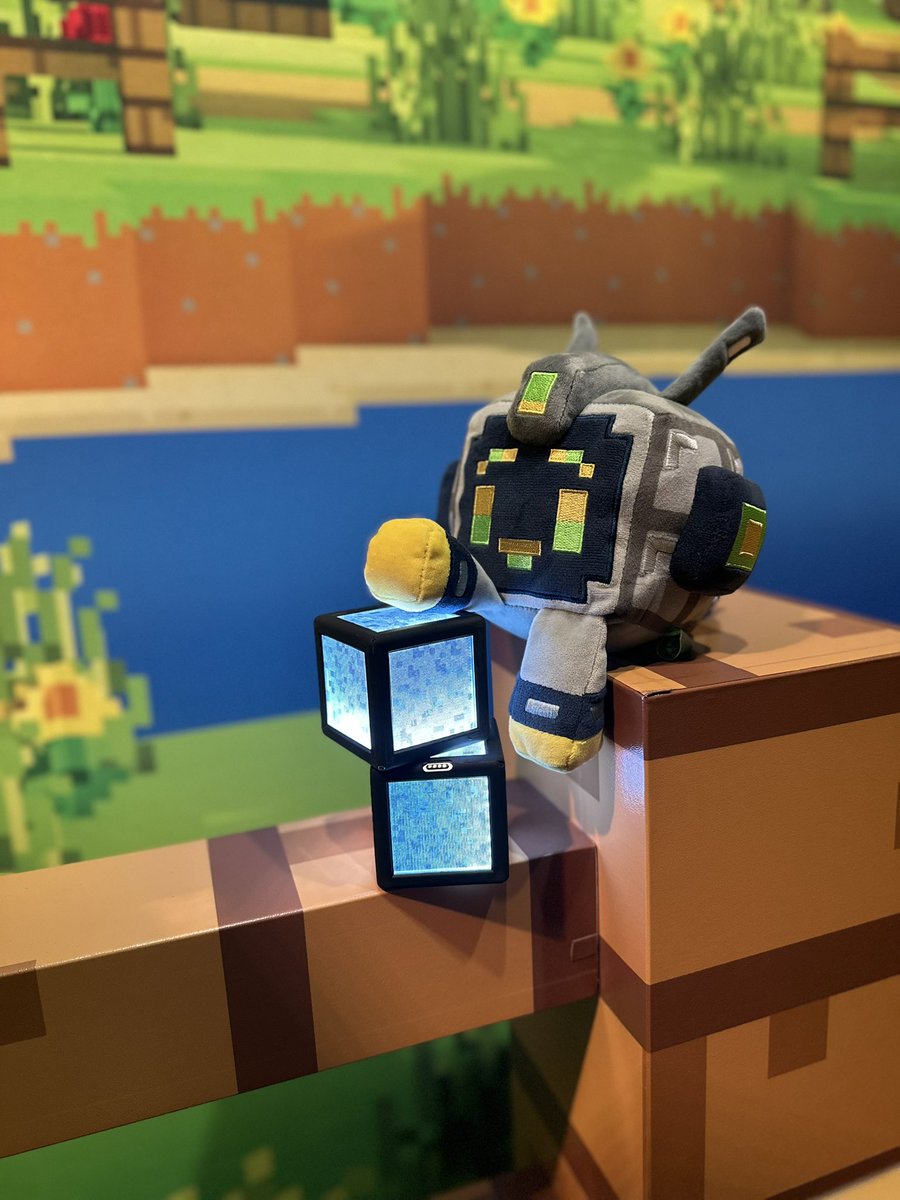 GonzoStudioz's tweet image. @OriginRealms 0R.Bit plush at the @MinecraftExpIRL !
Bro went a little adventure with me! And he’s privacy gonna be the o it 0R-Bit to ever be at the #MinecraftExperience