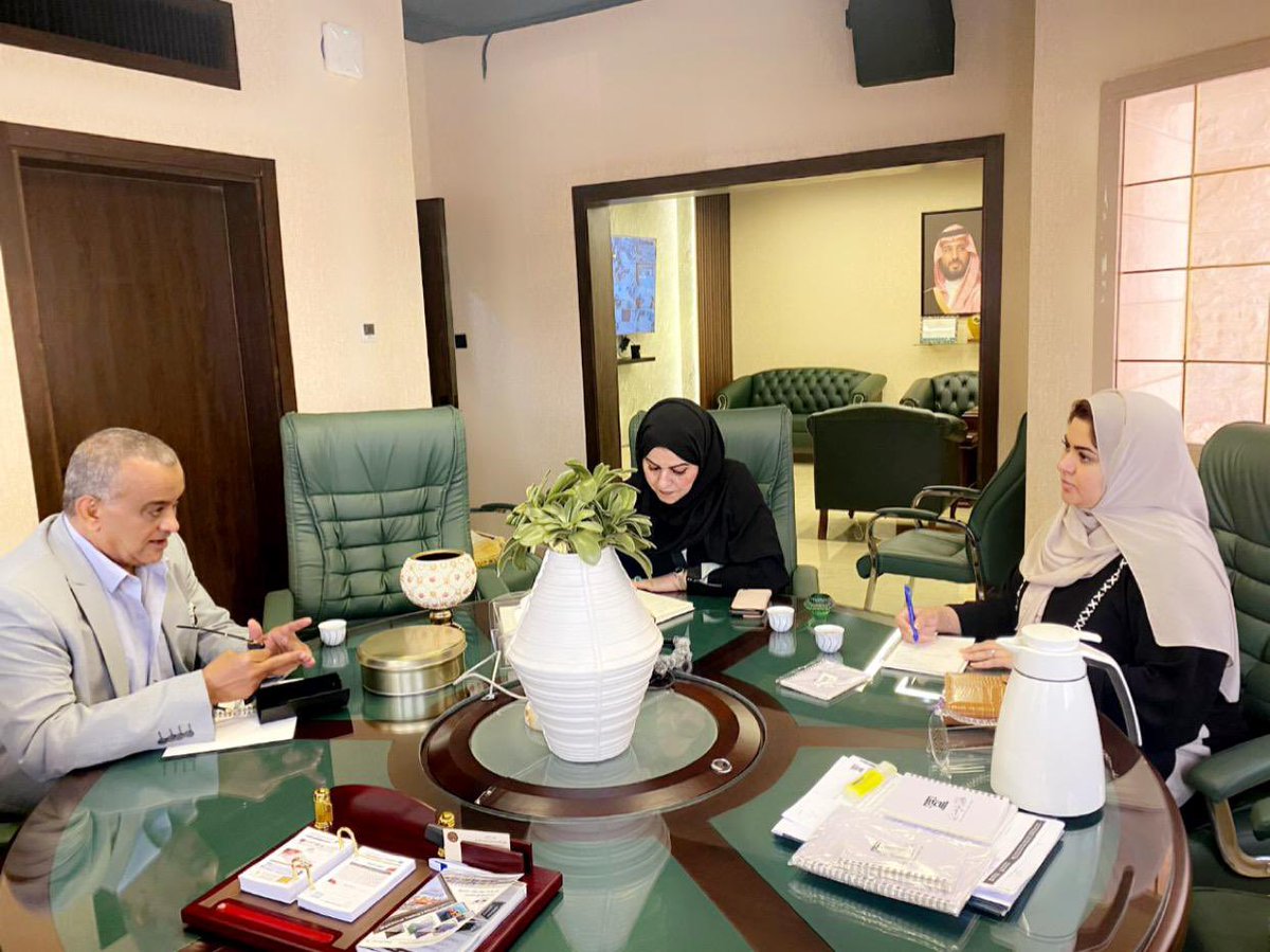 Om_sarhad's tweet photo. تشرفنا بزيارة سعادة المستشار كمال خليفه عبد الرحمن عضو مجلس الشورى المصري والمؤسس العام لمركز السلام ومركز كميت ،،@abusarhadhc @IRC_KSA https://t.co/6J4l8hE7Bs