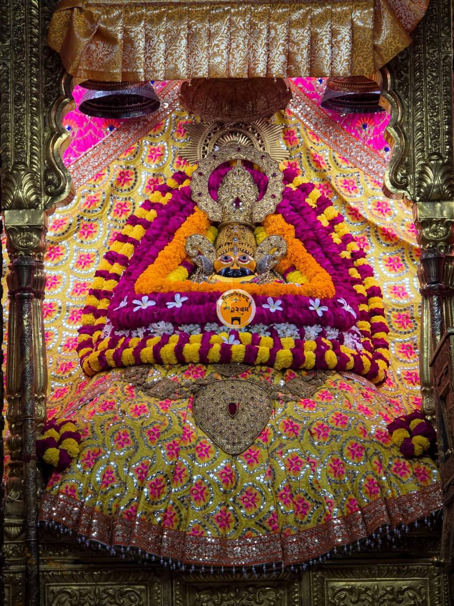 Gupta_vijender's tweet photo. "हारे का सहारा, बाबा खाटू श्याम हमारा"

शीश के दानी, खाटू नरेश श्री खाटूश्याम जी के जन्मोत्सव की आप सभी को हार्दिक बधाई एवं शुभकामनाएं।

बाबा खाटू श्याम जी की कृपा सभी पर सदैव बनी रहे, यही कामना है।

#KhatuShyamji https://t.co/C4PxjagVh4