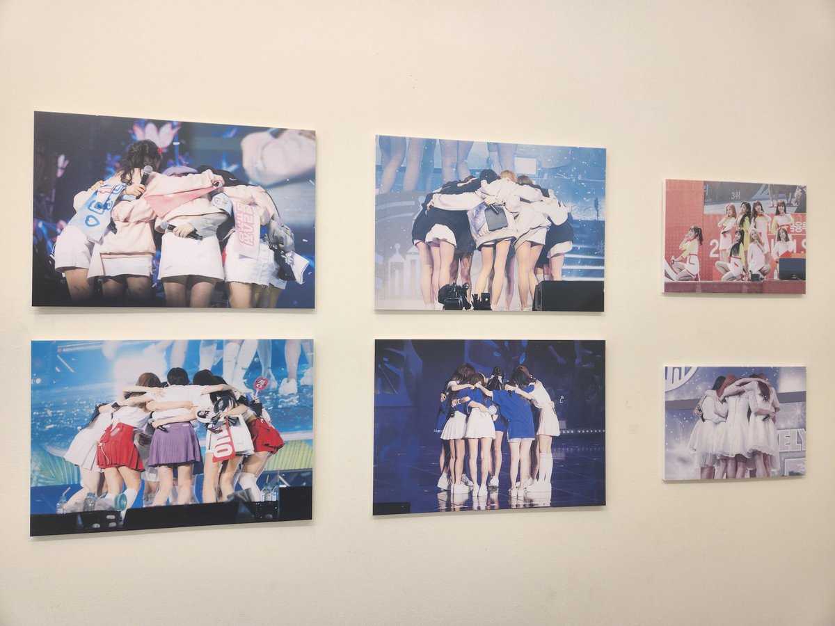 캔젤럽부터 오블리비아테까지 지난한 시간과 애정이 보여서 마음 따뜻했어요
그리고 ..콘서트 팬미팅마다 껴안는 러블리즈가 눈물버튼이었고 마지막 올웨2 사진은 화면이 헐만큼 쓰다듬었는데 5년만에 이 모습을 쌩눈으로 다시 보게 되다니 🥹🥹