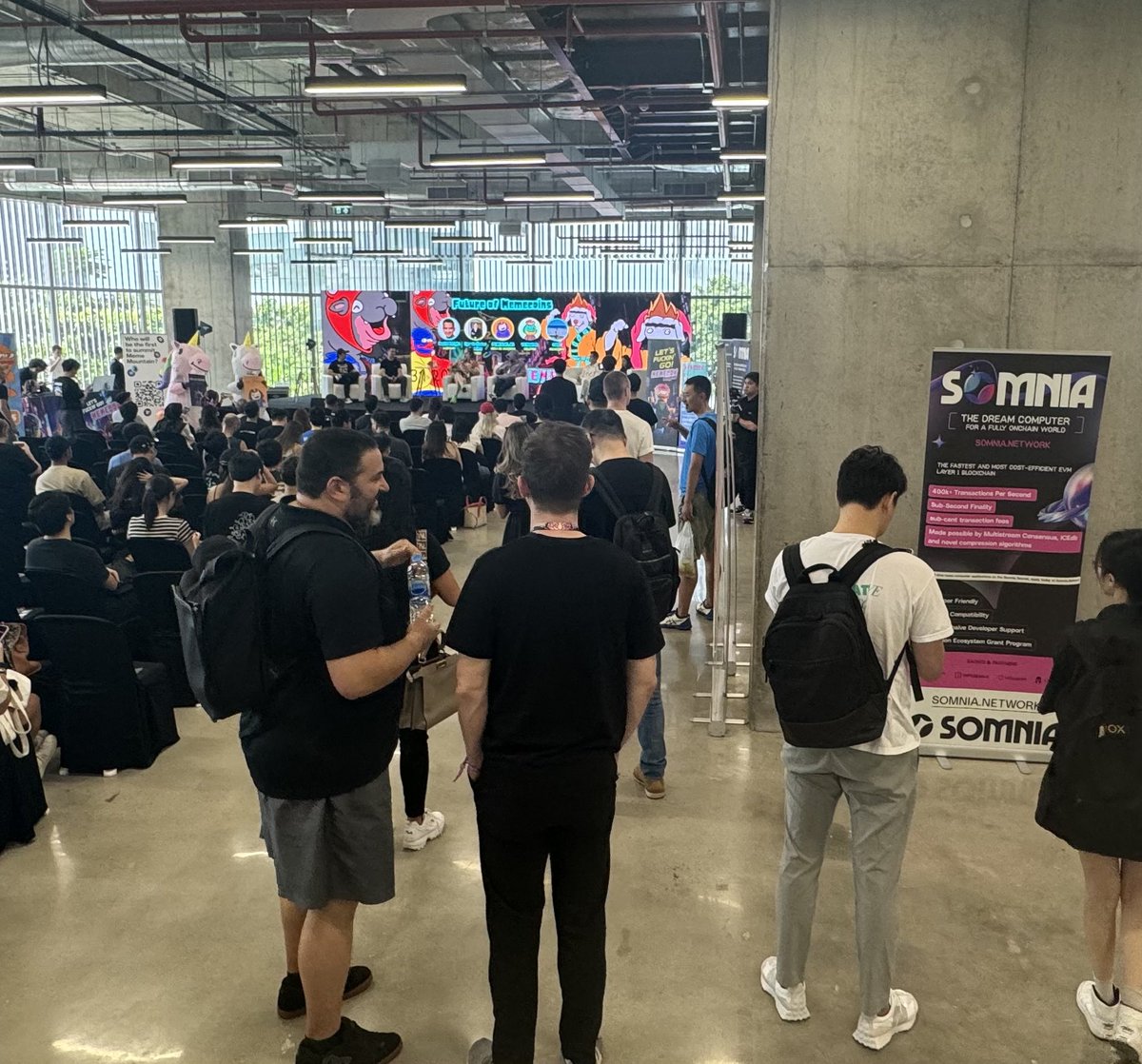 Somnia_Indo's tweet photo. Kepala Engineering kami, @numbernine_eth, tampil memukau di MEMECOIN CONFERENCE Bangkok! Terima kasih @MEMECON_OMG atas kesempatannya. Somnia siap lanjut ke acara berikutnya di Devcon! 😍🇹🇭🙌 https://t.co/PGKr7bb15h