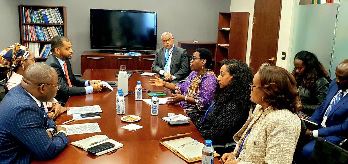 AUPeaceFund's tweet photo. The @_AfricanUnion is strengthening its commitment to sustainable #financingpeace across the continent.
Led by H.E. Dr. @mnsanzabaganwa, a high-level AU delegation engaged with global financial institutions, development banks, and peacebuilding organizations at the #WBGMeetings. https://t.co/JkG3P42QYz
