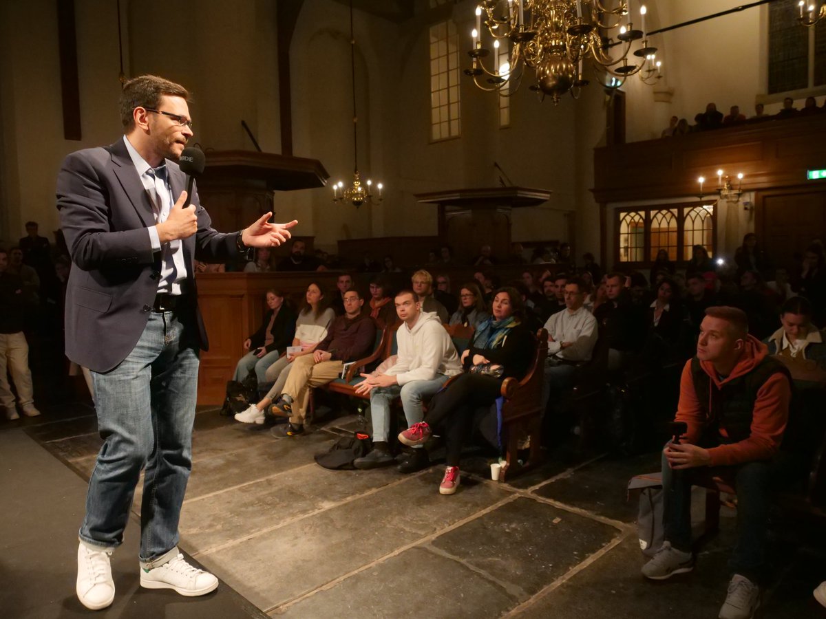 IlyaYashin's tweet image. Совсем недавно я был в Амстердаме, где у меня прошла встреча с живущими там россиянами. В местной церкви собралось почти 500 человек…

Друзья иногда шутят, что мои публичные выступления в последние месяцы больше похожи на проповеди священника, чем на политические речи. Я и сам…