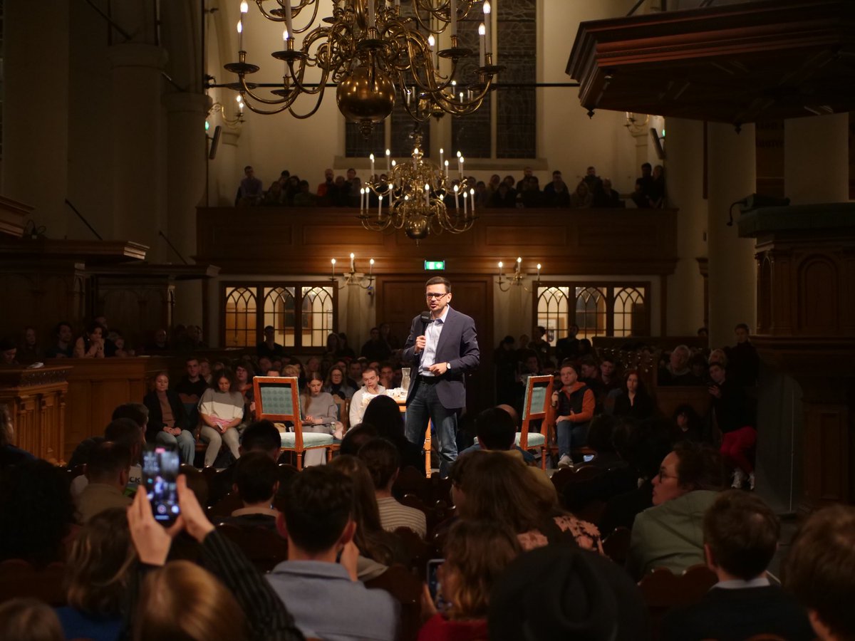 IlyaYashin's tweet image. Совсем недавно я был в Амстердаме, где у меня прошла встреча с живущими там россиянами. В местной церкви собралось почти 500 человек…

Друзья иногда шутят, что мои публичные выступления в последние месяцы больше похожи на проповеди священника, чем на политические речи. Я и сам…