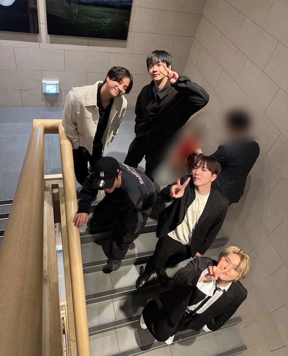 aeternumikonic's tweet photo. Bobby, Jinhwan, and Donghyuk!!! Our Kim's 🥹♥️

#iKON @iKONIC_143 #아이콘 https://t.co/puXM543rZD
