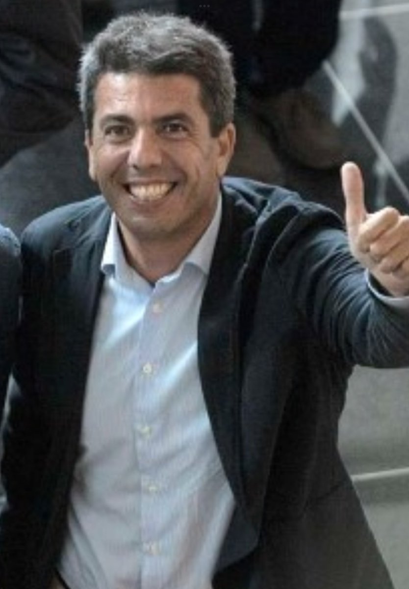 ELTOLAVARA6's tweet photo. Una pregunta seria...Teniendo en cuenta de que @NunezFeijoo justifica que Mazón estuvieran de cubatas cuándo se ahogaban los valencianos... CUÁL DE ESTOS DOS ES MAS INUTIL??? https://t.co/IeU0zuXaMN