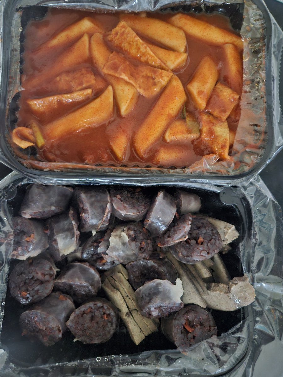 Terminr_____AS's tweet image. 전오늘 떡순 먹습니다 주말 잘 마무리하세용ㅎ