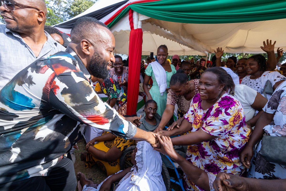 Mining, Blue Economy and Maritime Affairs Cabinet Secretary Hassan Ali Joho officially launched construction of Kidongo Fish Landing site in #Mombasa on Nov 10 during tour of KEMFSED-supported activities. flic.kr/s/aHBqjBRyL9 <a href="/HassanAliJoho/">Hassan Ali Joho, EGH.</a> @Mombasa