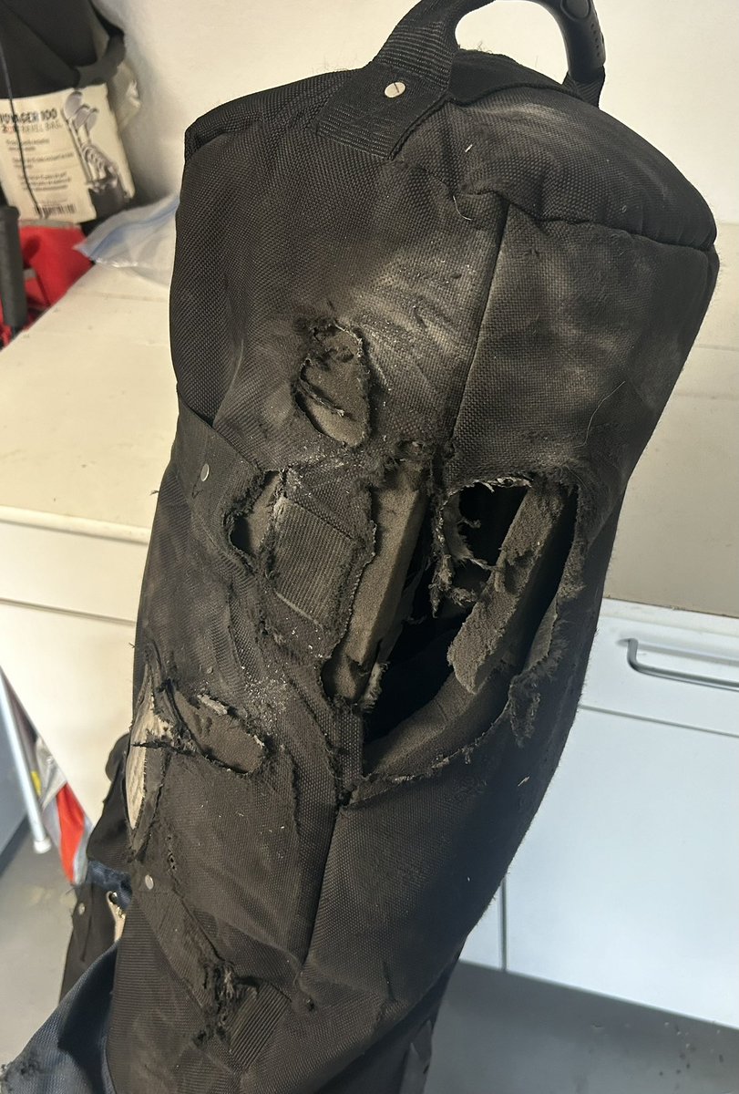 CSchjetnan's tweet photo. @JWunderGolf Saw your post via a couple of other platforms/users. Can you tell me if this happened to @jenniferchang99 at DFW? I’m asking because this happened to me 3 weeks ago.. https://t.co/fVU8CYVaRH