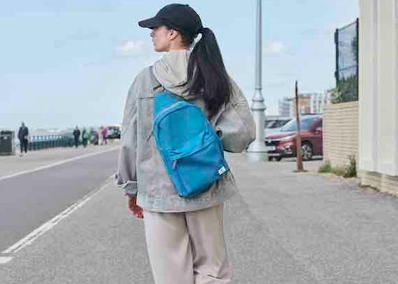 gitajee18781's tweet photo. 🌟 ROKA's vibrant, sustainable bags are revolutionizing fashion and capturing the student market. With global expansion and a 5-year plan for £40m in sales, they're on track for +70% YoY growth. 💼🌍 https://t.co/T7sbh3iToS