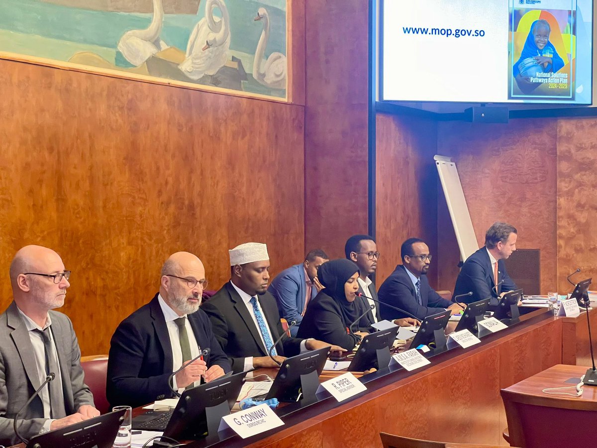 MoPIED_Somalia's tweet photo. 1/4 In a crucial step toward achieving durable solutions for displaced populations in🇸🇴, @MoPIED_Somalia through its Department of Poverty Reduction &amp; Durable Solutions hosted a High-Level multi-stakeholder forum on Somalia’s National Solutions Pathways Action Plan @UNGeneva. https://t.co/jKL00vSPYj