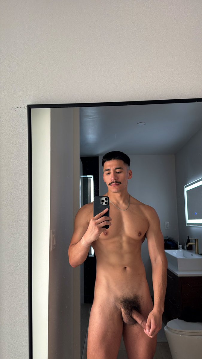 brownguyalt's tweet photo. this is 2(redacted) 🎉 https://t.co/Ct78tgGMwJ