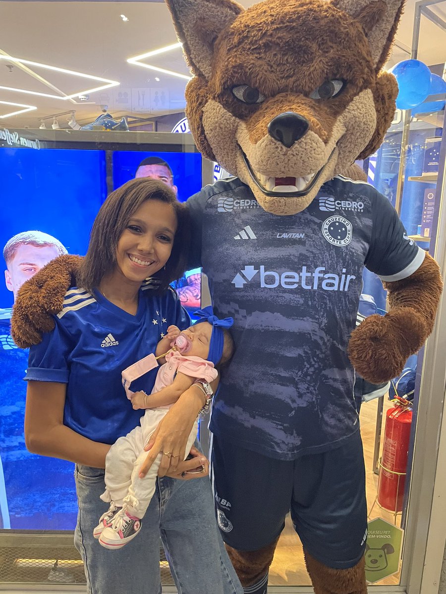 karolteixeirac's tweet photo. A influência aqui é forte! Da maternidade pra eternidade! 
#PaixãoQueVemdeBerço @Cruzeiro 💙 https://t.co/AchqIq9MR8