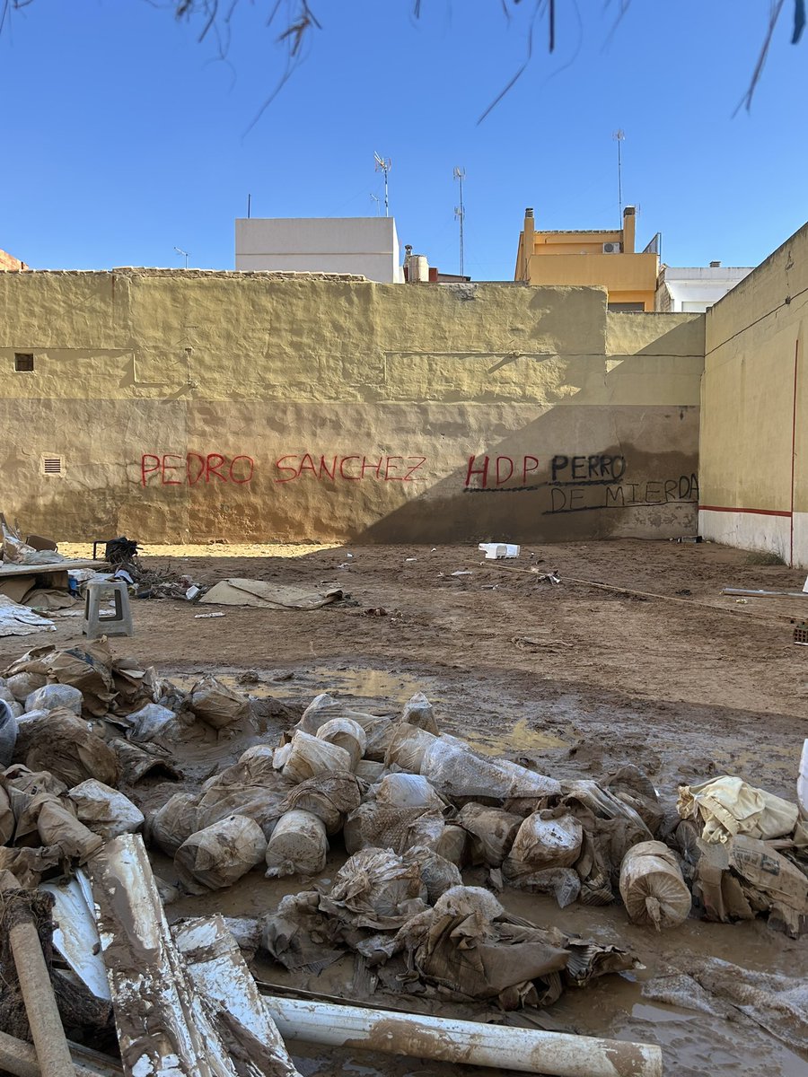 SrWhite_RM's tweet image. Descanse en paz, Pedro. 🤝🏽