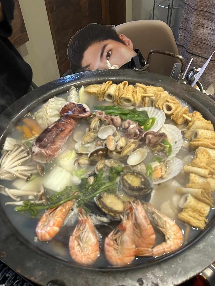 SHIHO_BOGUM's tweet photo. #daol で面活🩵
鍋めっちゃうまうまだった🩵テブラーシカ面🫶
どのボゴミもだーいすきだよ🩵🩵🩵🩵
@BOGUMMY #ParkBoGum #パクボゴム #ぼごむっち #박보검 #面活 #面活ぼごむっち https://t.co/2nhxaJyFbK