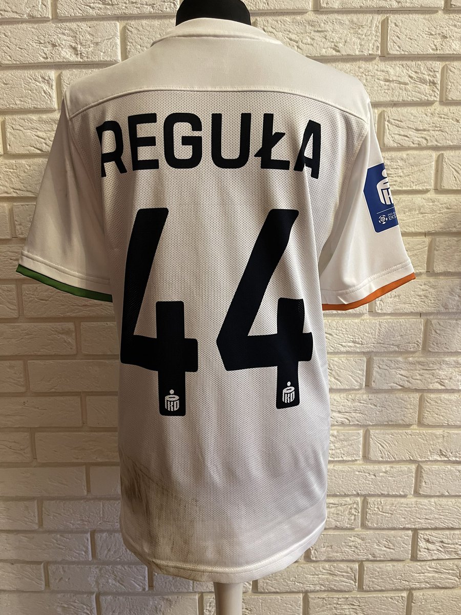 104.Sezon 2024/25
Marcel Reguła4️⃣4️⃣
Prod.Nike 
Koszulka pochodzi z meczu <a href="/RTS_Widzew_Lodz/">Widzew Łódź</a> vs.<a href="/ZaglebieLubin/">Zagłębie Lubin</a> 9.11.24 (2:0) przekazana po meczu przez samego piłkarza .
Tak to ten chłopak od przewrotki 😉
#TwitterZL