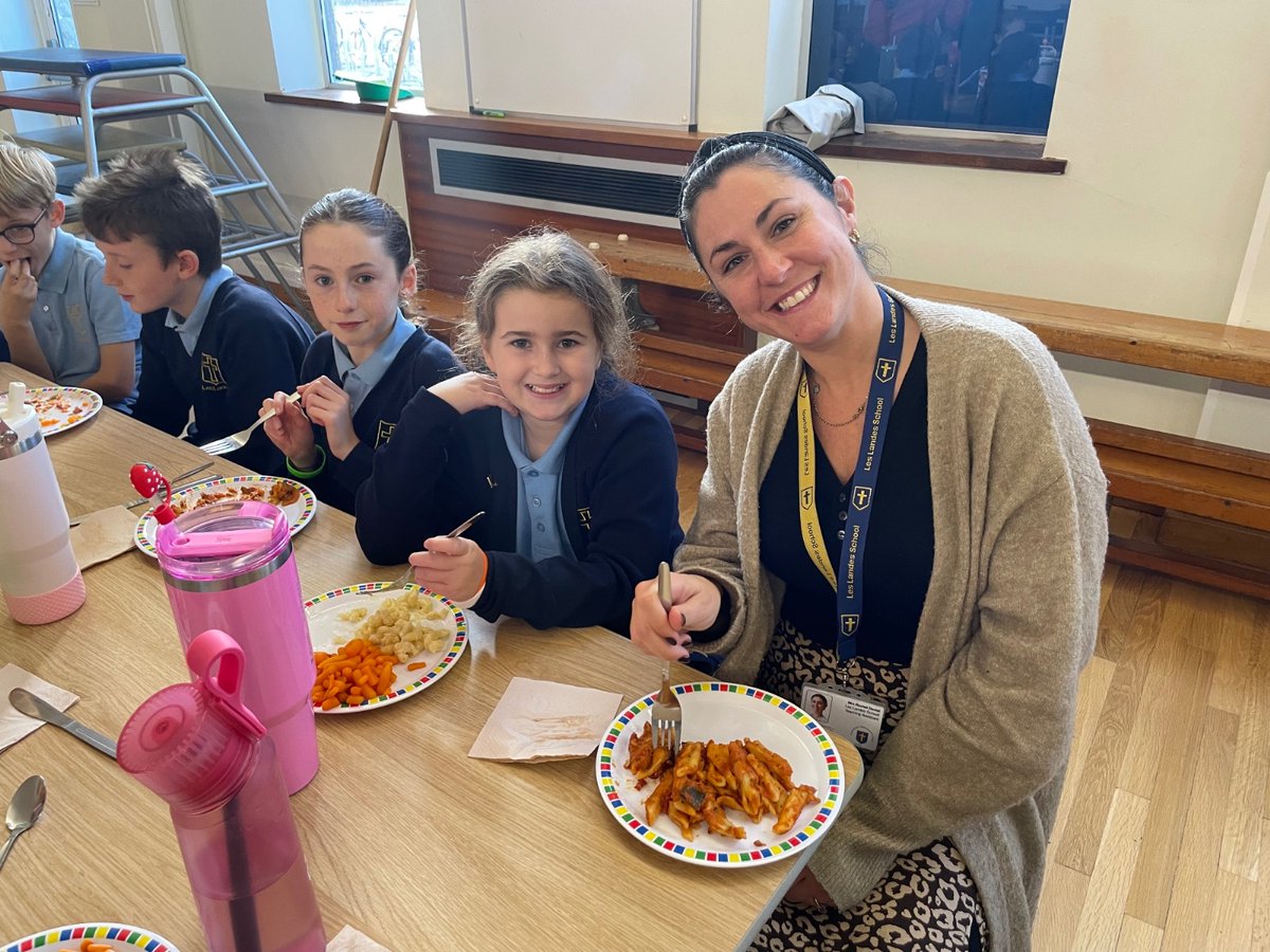 A successful launch of hot lunches; smiling faces, hungry children and empty plates.  Thank you to the teams at Apetito, <a href="/GovJersey/">Government of Jersey</a> <a href="/GovJsyCYPES/">Children, Young People, Education & Skills</a>, staff, parents and children.