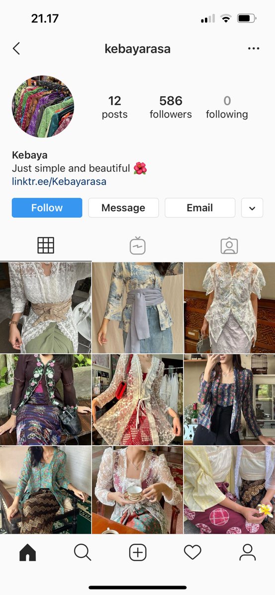peachoonz's tweet photo. Semua karena mei-mei yg minta dibeliin kebaya lucu. https://t.co/ycL9VEVhY8