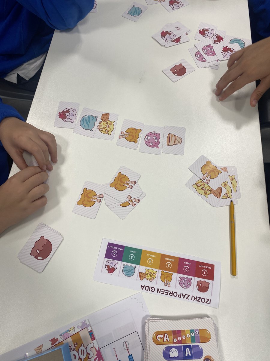 IngDeusto's tweet photo. 🟣El pasado viernes en @deusto tuvimos la visita de 47 estudiantes del colegio @Avemariabilbao.
Participaron en un taller de juegos de mesa (H3L4D0S) 

➡️Este taller es parte de la actividad A01.Trastea del catalogo de #STEAMSare (enmarcado en la estrategia #STEAMEuskadi) https://t.co/kmwhwayJlP