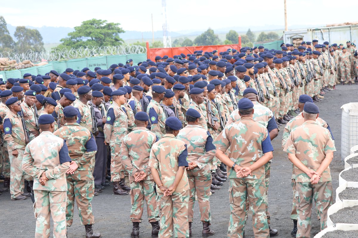 SANDF_ZA's tweet photo. #JointOperationsDivisionArticle || Republic of South Africa Contingent Members attending the newly appointed National Contingent Commander's Communicationย Period.
https://t.co/QEUzM6fvCN
#SANDF
#JointOperationsDivision
#RSAPIO
#DRC https://t.co/kz6ZpfLGAc