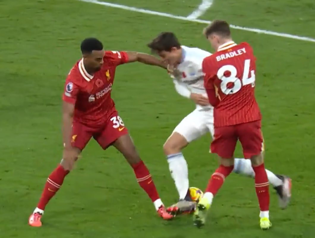 This not being awarded as a tackle is literally costing my members an 85/1 winner!!! 🤬🤬🤬

Under control from Pau Torres, poked away by Gravenberch. 

Here's a close up of the incident <a href="/OptaSTATS/">OptaSTATS</a> <a href="/OptaJoe/">OptaJoe</a> so you can get a better look at it.

How this tackle even got removed in