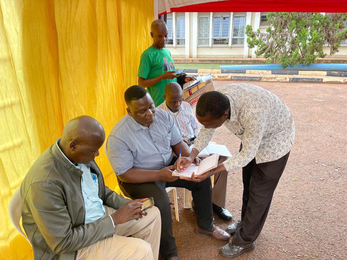 Ministry of Lands,Housing and Urban Development tweet media