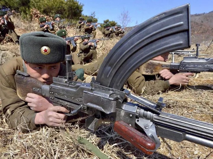 TRUFAULT's tweet photo. La LMG norcoreana "TIPO 73" llega con las TROPAS a UCRANIA.
https://t.co/HQnJYhT1ht
🇰🇵🇺🇦
#Ucrania #Ukraine #UkraineRussianWar #war #LMG #lightmachinegun #obsolete #Wars https://t.co/XjRvc1kUzJ