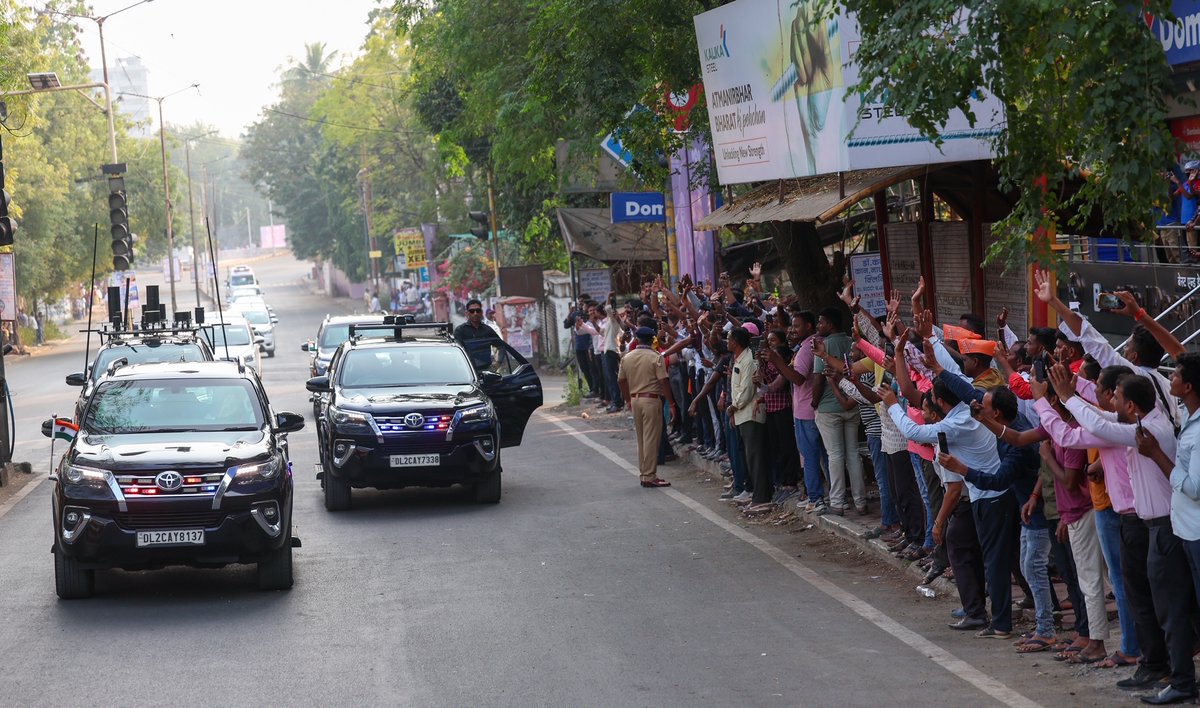 Narendra Modi tweet media