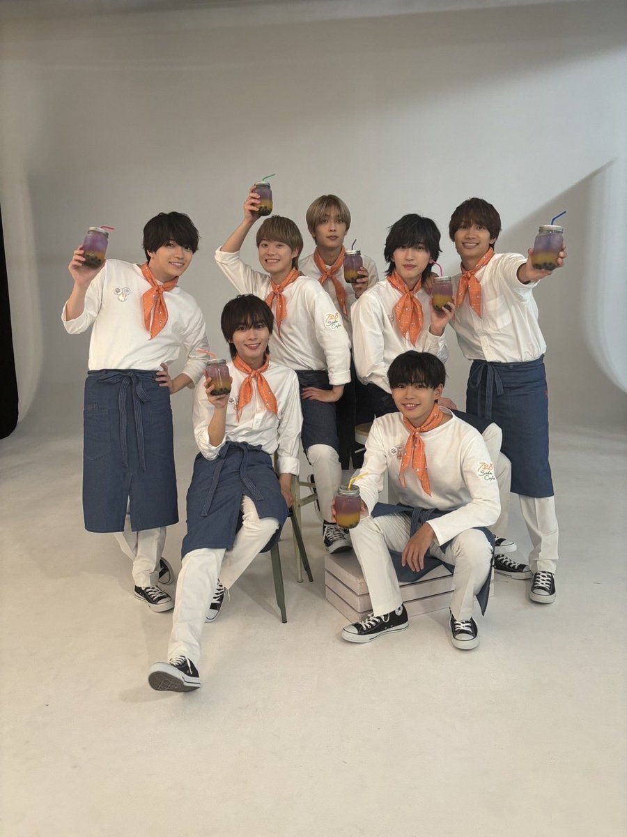 Bm4S7's tweet photo. 삼주년 라이브를 보고싶었으나 수능이틀남은 이슈로…ㅜ https://t.co/rOYpmlznNK