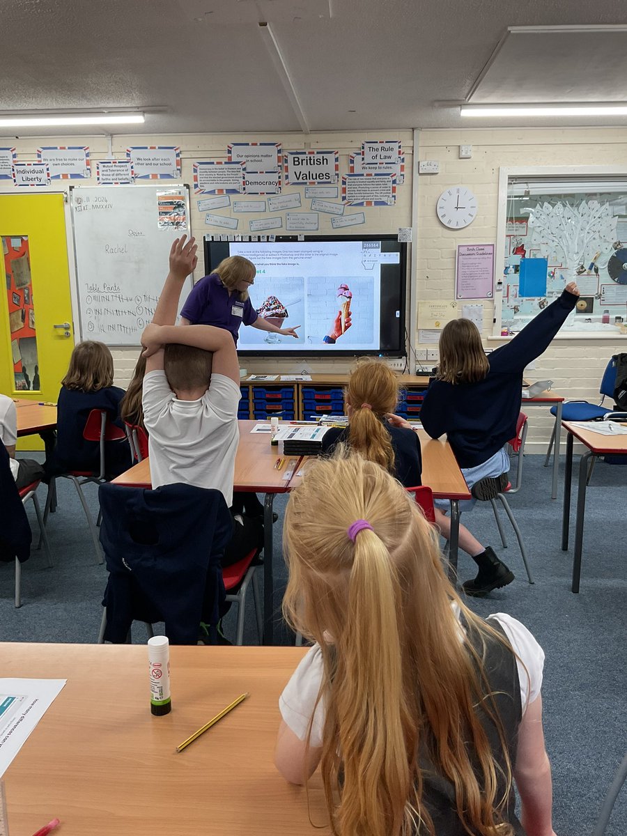 MissSibbick_KPA's tweet photo. A really great session with Rachel from @QuicklineUK this afternoon about digital skills. We spotted scam messages, fake websites and AI images! We are now discussing screen time. #keelbyY4 #keelbycomputing #keelbystem #keelbyPD #keelbyprimary #keelbyoracy https://t.co/YflOVVSnat