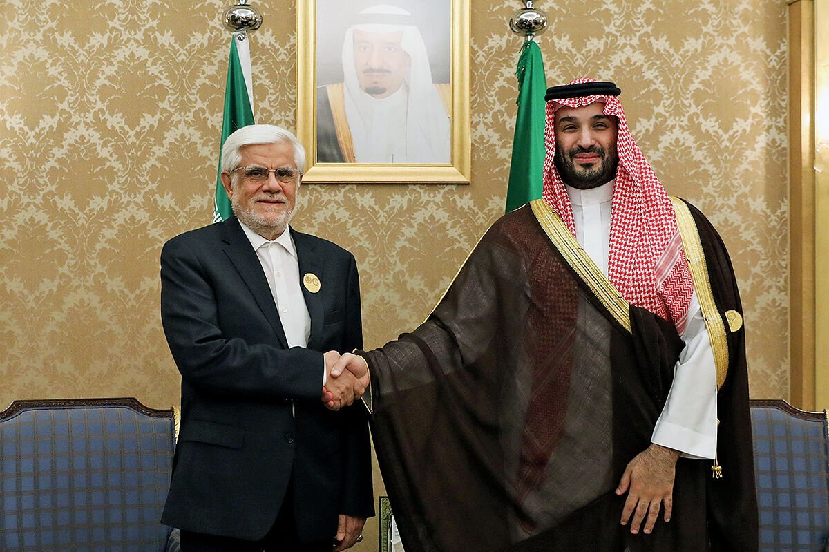 Sholoom's tweet photo. يا إلهي، لقد صدق من قال أن التكنلوجيا ستنقلب على البشر يوماً ما، فهذا مايحصل الآن، ذبابي الإلكتروني الغبي جداً لايزال يشن حملات التشويه الممنهجه ضد إيران ويدعوهم بالمجوس والكفار وقتـ،ـلة الأطفال..!
ألم يروني اتودد للوفود الخاصة بالمجوس الكفره وأنحني لهم بعد أن عجزت عن هزيمتهم ؟! https://t.co/O9GeknuL8O